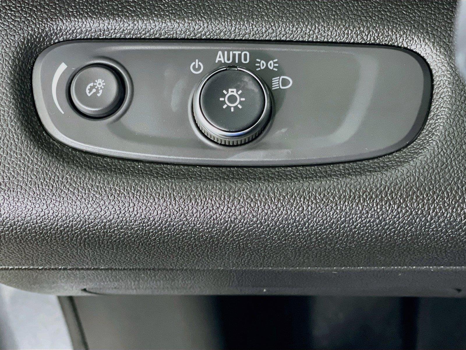 Certified 2024 Chevrolet Trax ACTIV w/ Driver Confidence Package FWD image 14