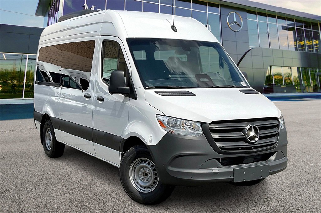New 2025 Mercedes-Benz Sprinter 2500 image 1
