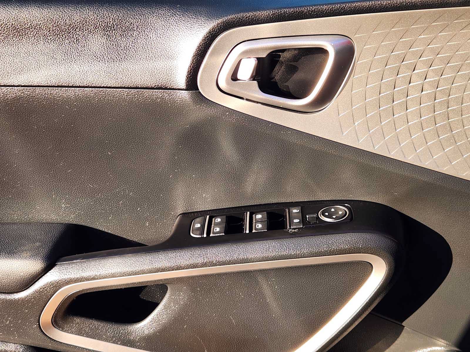 Used 2023 Kia Soul S FWD image 22