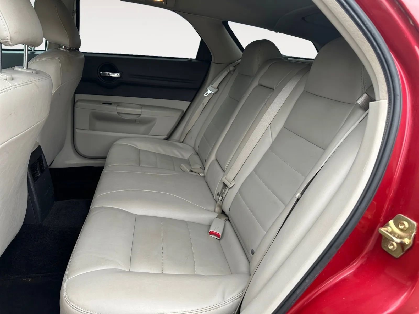 Used 2005 Dodge Magnum R/T w/ Convenience Group II RWD image 15