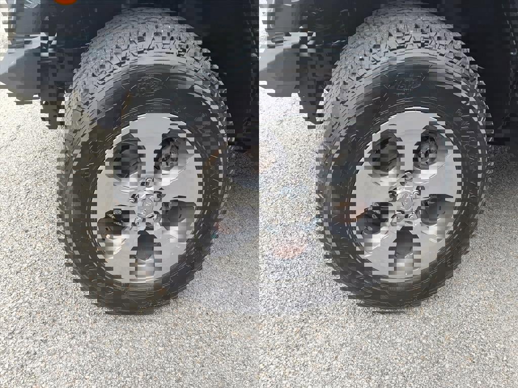 Used 2017 Jeep Wrangler Unlimited Sahara image 5