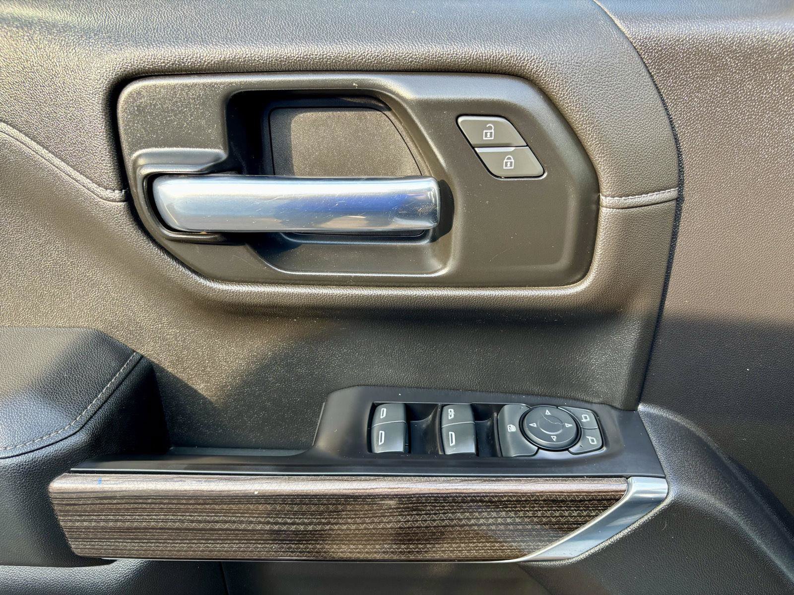 Used 2020 Chevrolet Silverado 1500 RST w/ Texas Edition AWD/4WD image 28