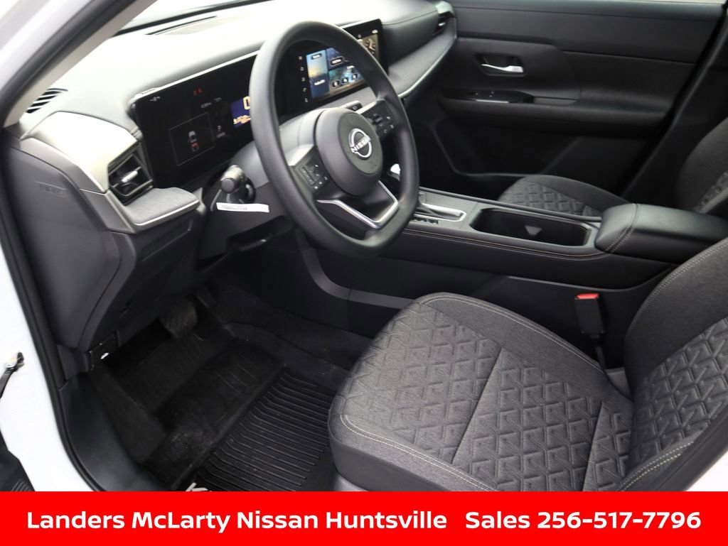 Used 2025 Nissan Kicks SV image 17