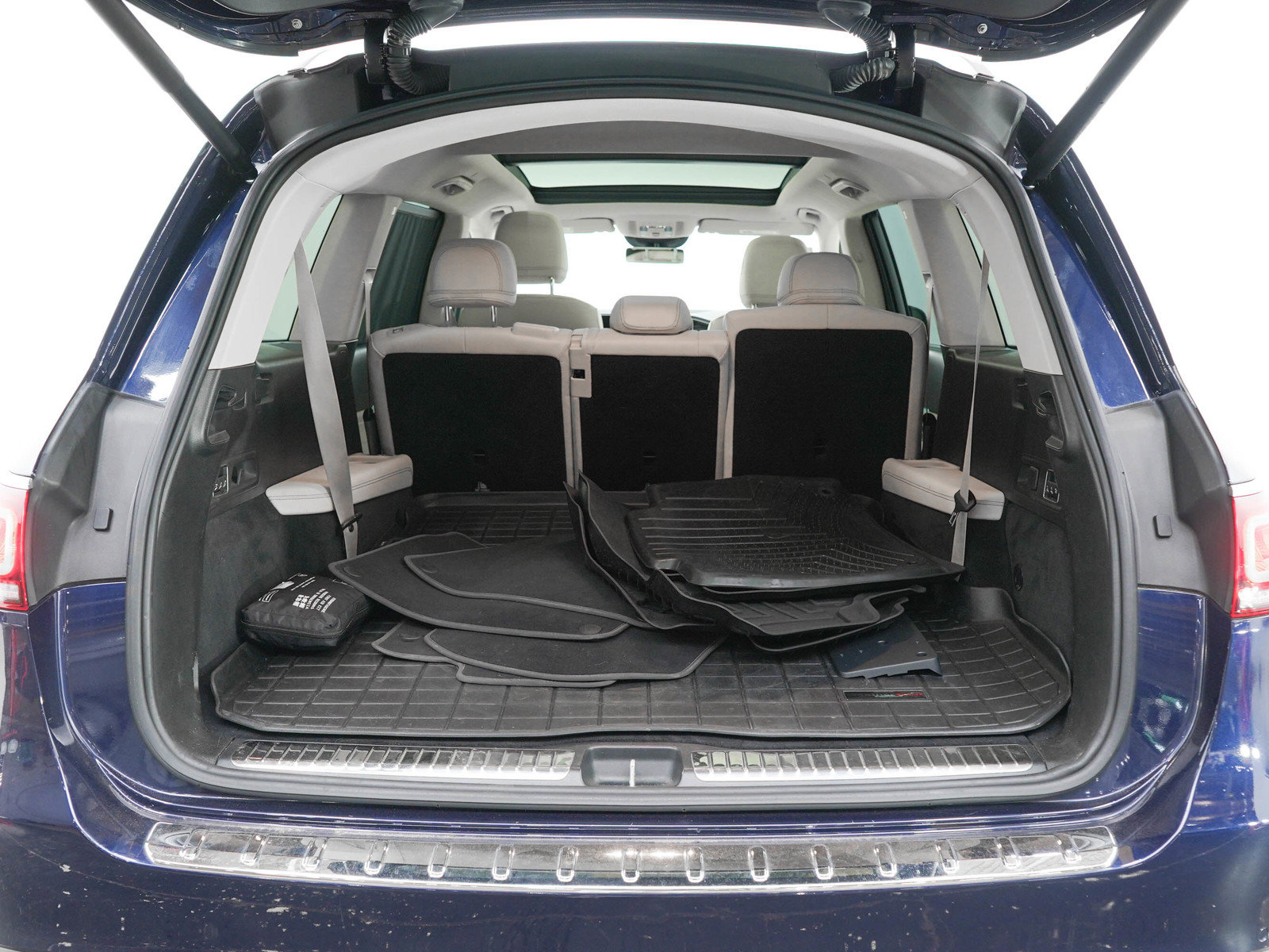 Used 2022 Mercedes-Benz GLS 450 4MATIC image 17