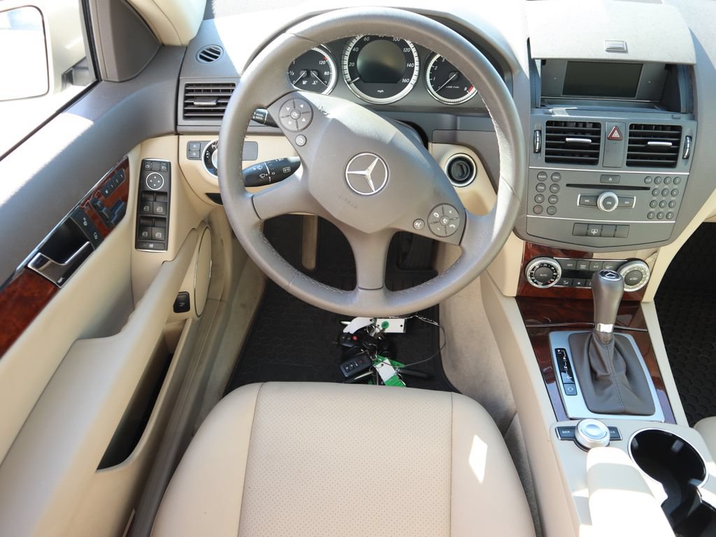 Used 2011 Mercedes-Benz C 300 Sedan image 7