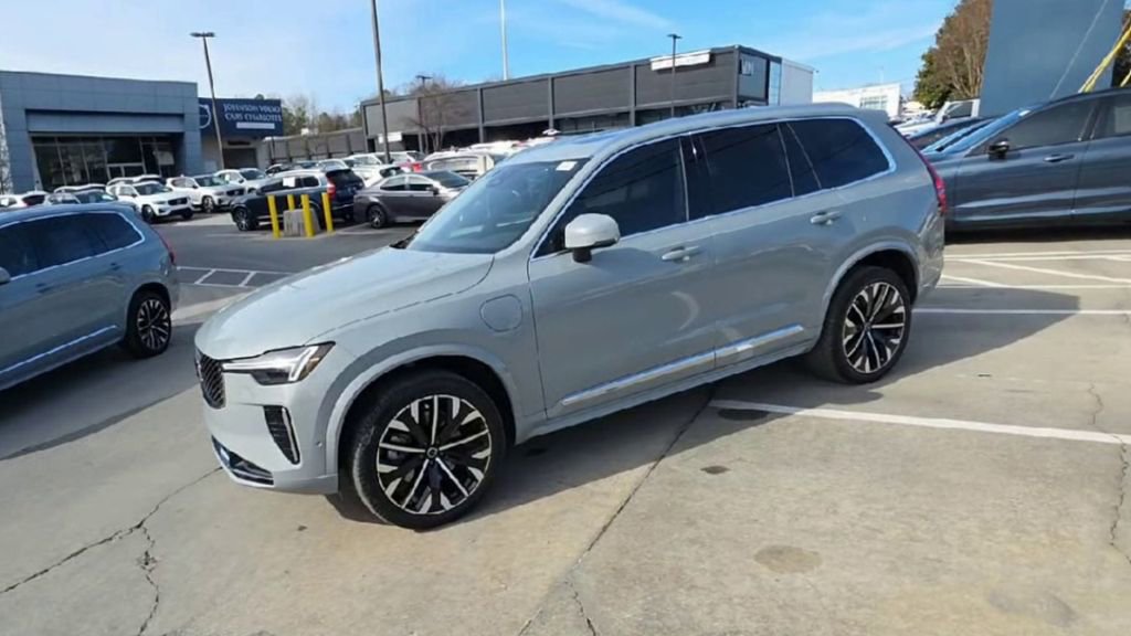 New 2026 Volvo XC90 T8 Plus image 4
