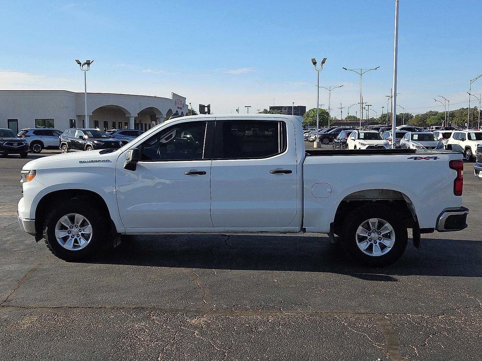 Used 2022 Chevrolet Silverado 1500 W/T w/ Trailering Package AWD/4WD image 2