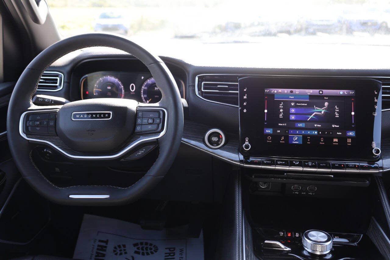 Used 2022 Jeep Wagoneer Series II AWD/4WD image 25