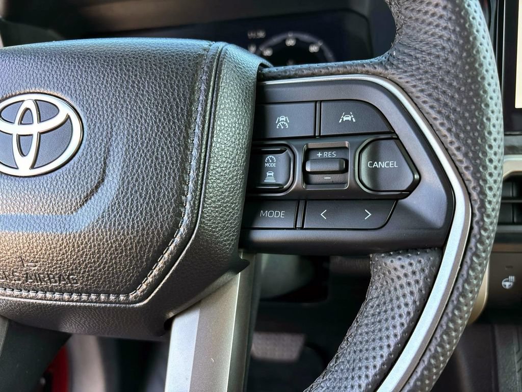 Used 2025 Toyota Tacoma Limited AWD/4WD image 24