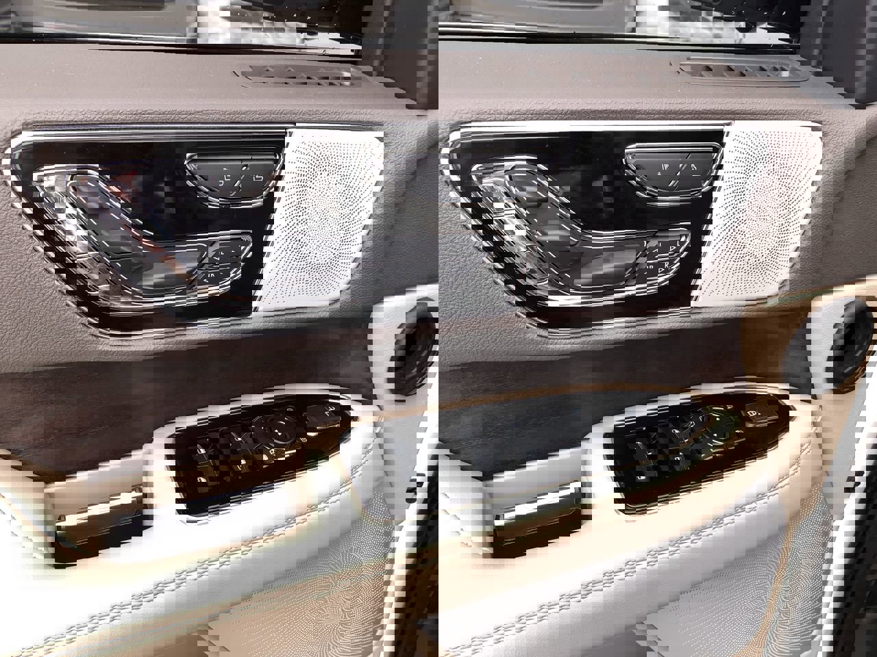 Used 2024 Lincoln Navigator Reserve image 11