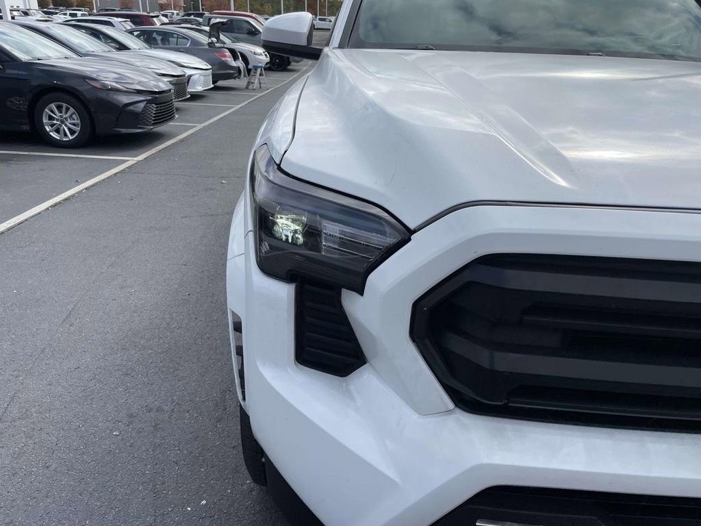 Used 2025 Toyota Tacoma SR5 image 12