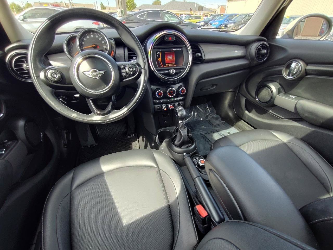 Used 2019 MINI Cooper 4-Door Hardtop FWD image 34