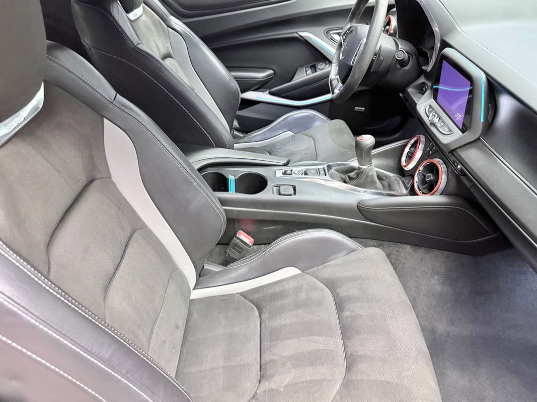 Used 2019 Chevrolet Camaro SS RWD image 11