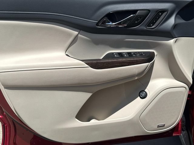 Used 2023 GMC Acadia Denali w/ Denali Technology Package FWD image 25