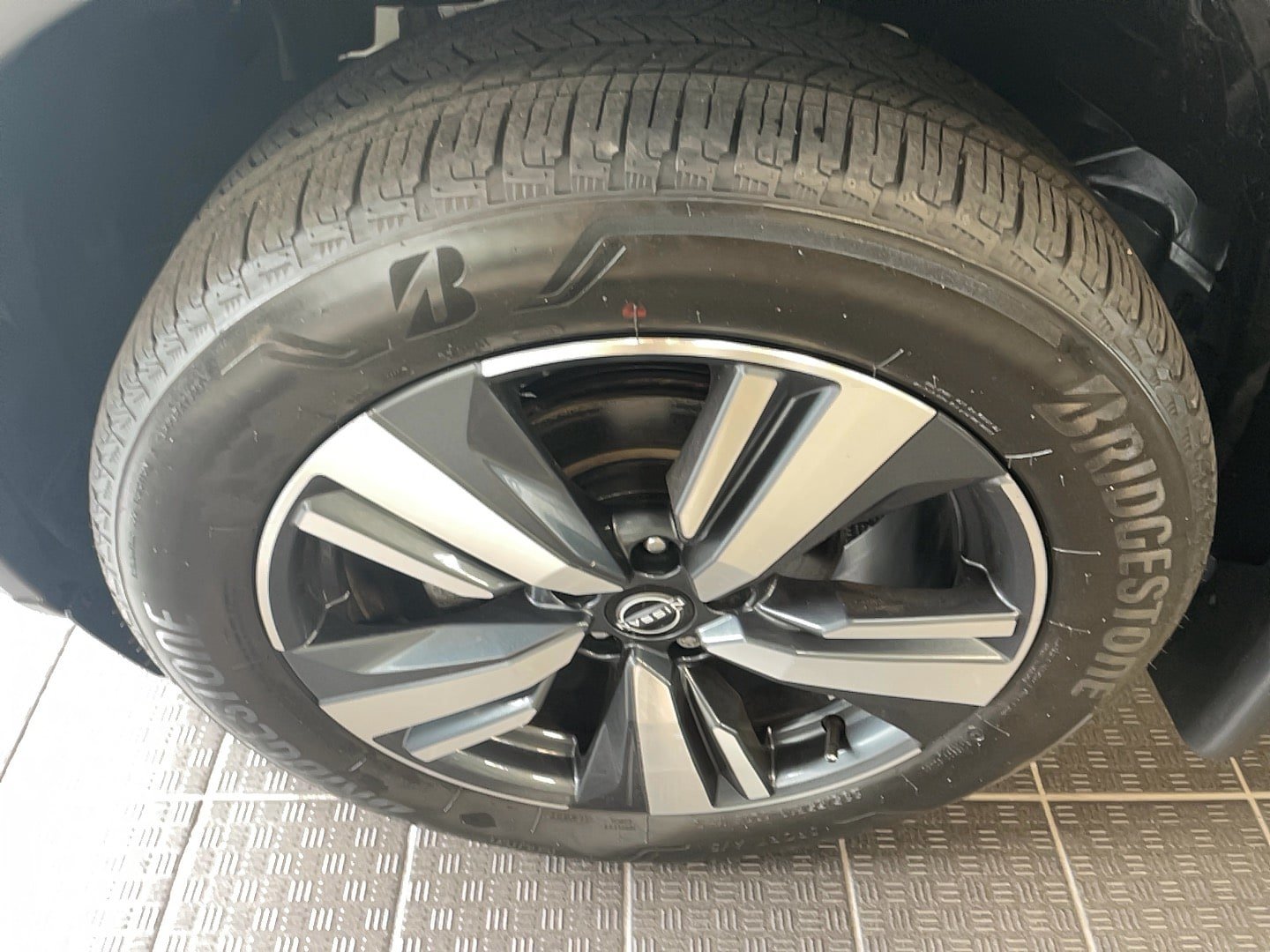 Used 2024 Nissan Rogue SL w/ SL Premium Package AWD/4WD image 5