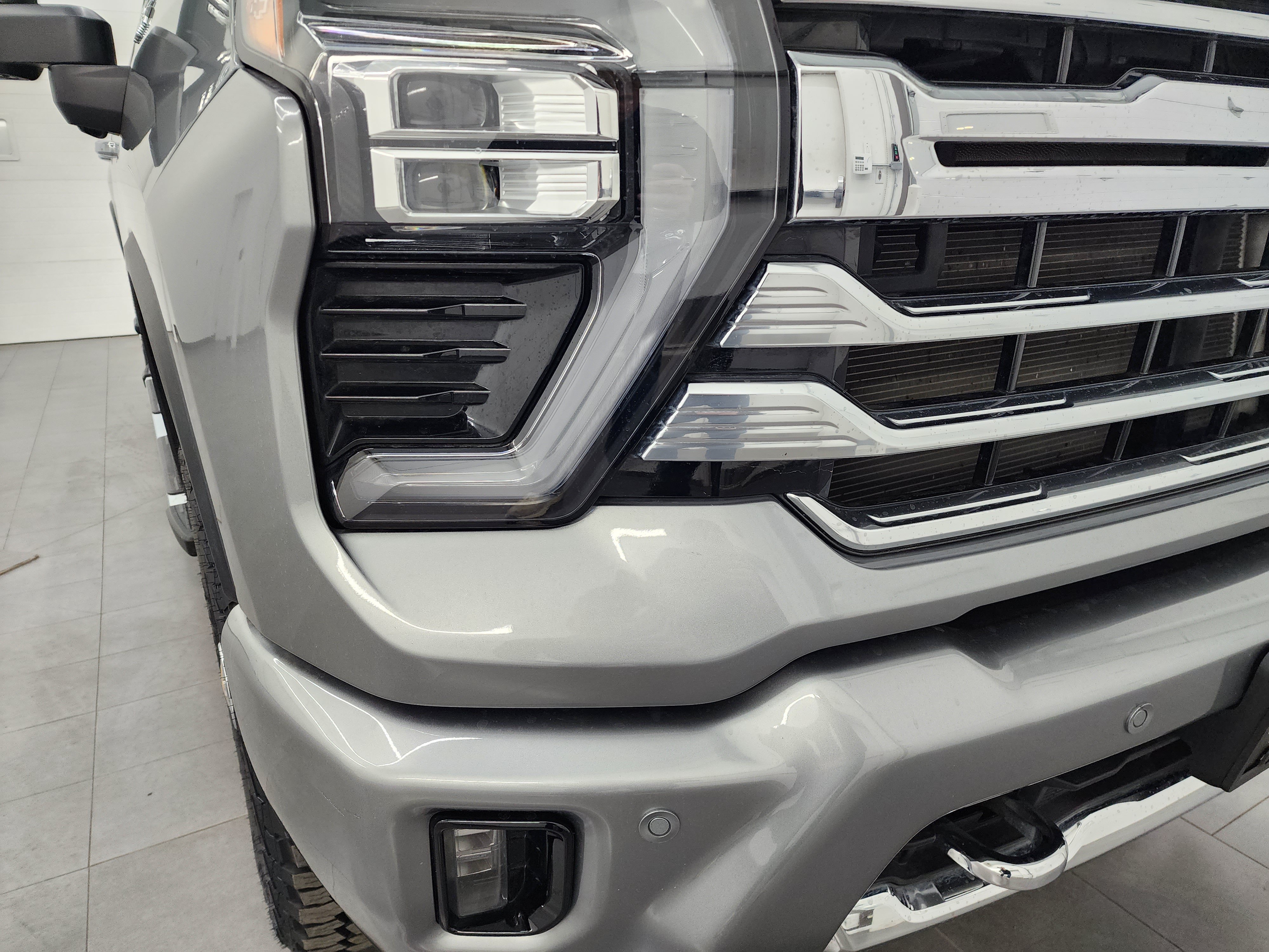 Used 2024 Chevrolet Silverado 3500 High Country w/ High Country Premium Package AWD/4WD image 28