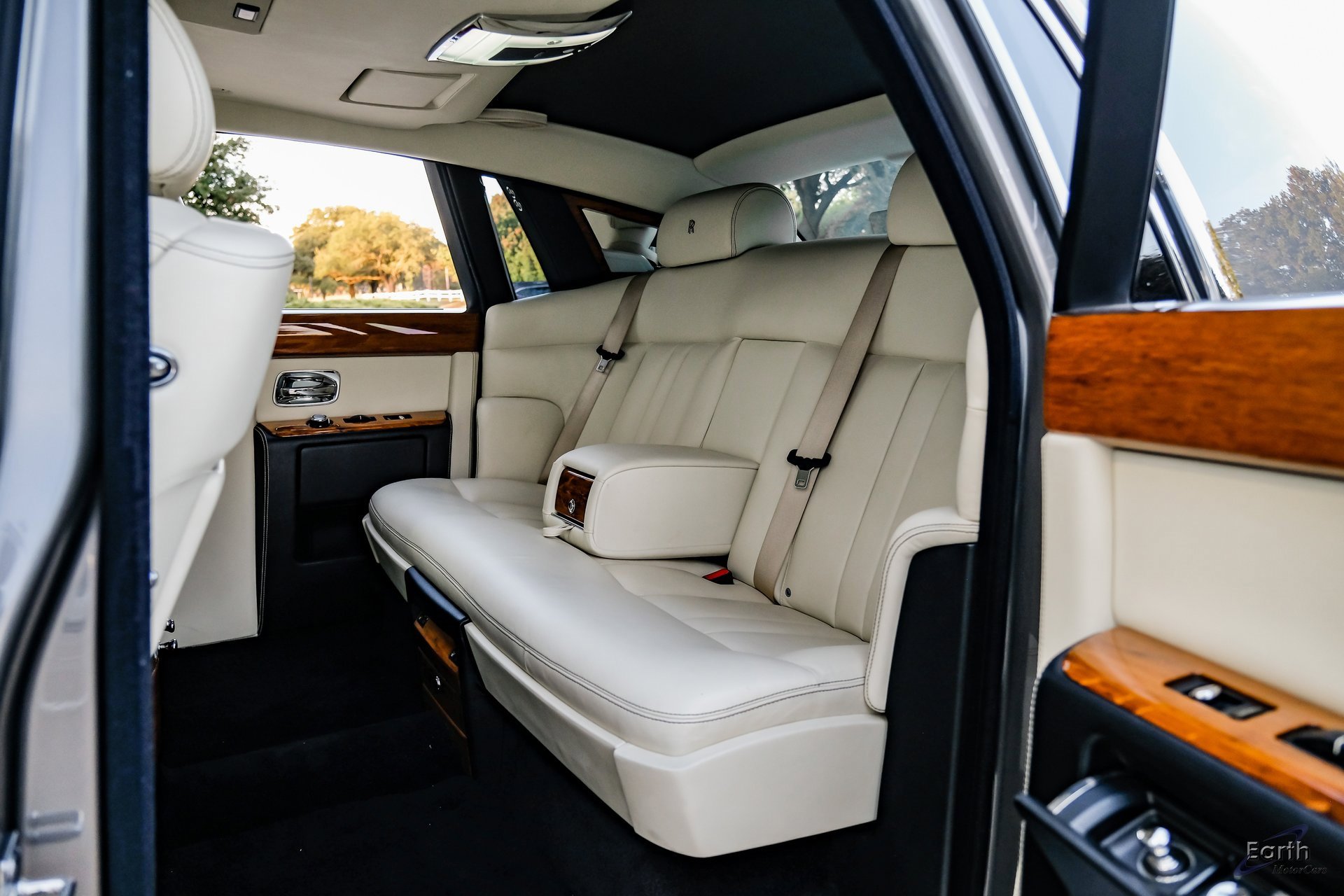 Used 2014 Rolls-Royce Phantom Sedan image 79