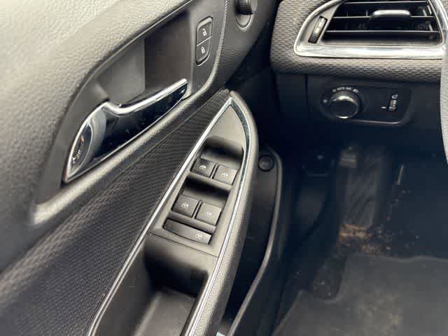 Used 2017 Chevrolet Cruze LS FWD image 20