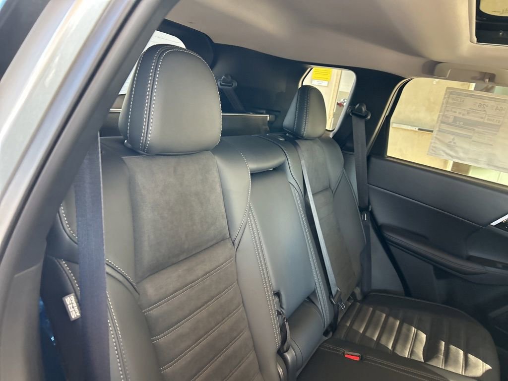 New 2025 Mitsubishi Outlander SE image 28