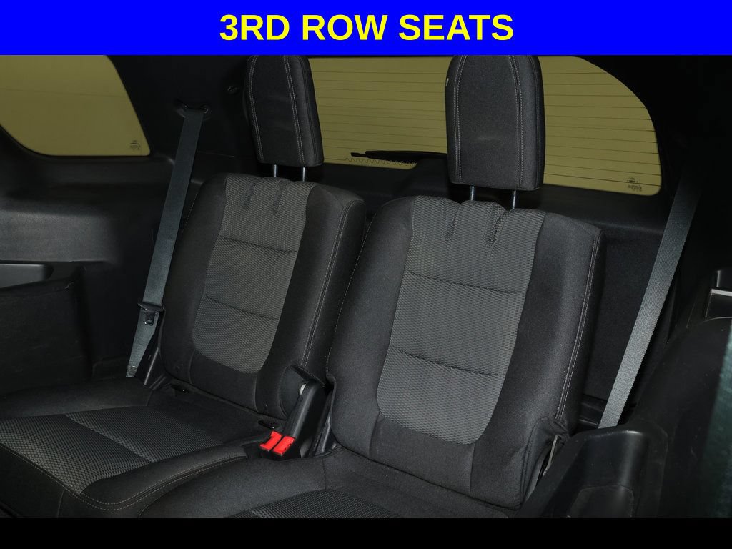 Used 2016 Ford Explorer XLT FWD image 4