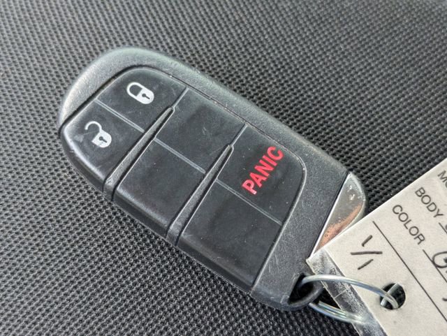 Used 2019 Jeep Renegade Latitude FWD image 30