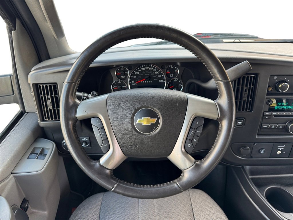 Used 2017 Chevrolet Express 2500 image 22