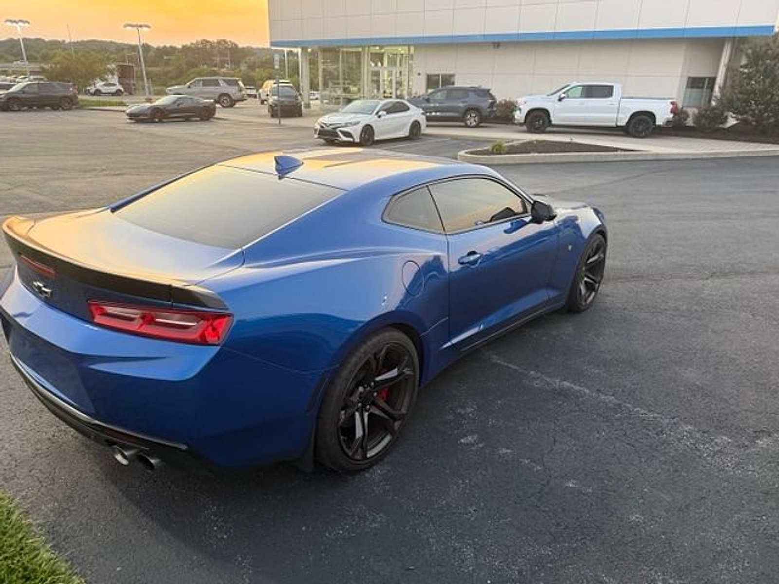 Used 2018 Chevrolet Camaro SS RWD image 6