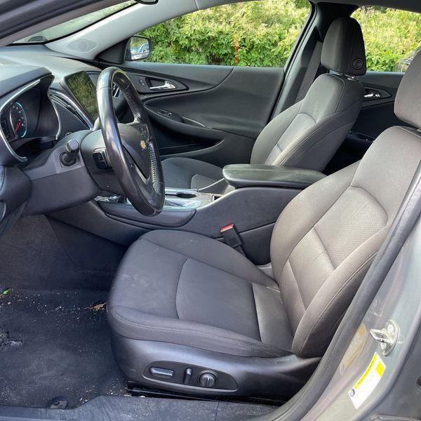Used 2018 Chevrolet Malibu LT FWD image 11