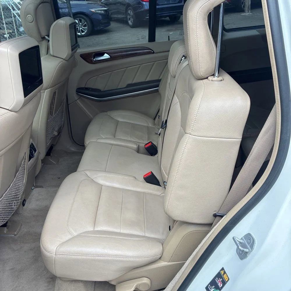 Used 2015 Mercedes-Benz GL 550 4MATIC image 22