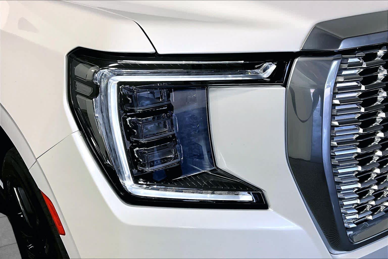 Used 2023 GMC Yukon Denali w/ Max Trailering Package AWD/4WD image 27