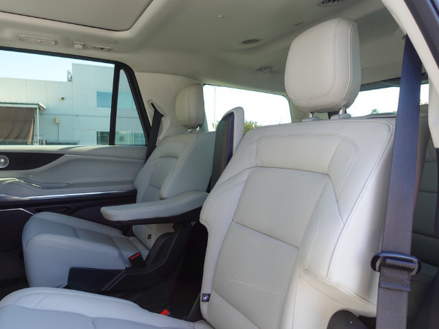 Used 2025 Lincoln Navigator Reserve AWD/4WD image 24