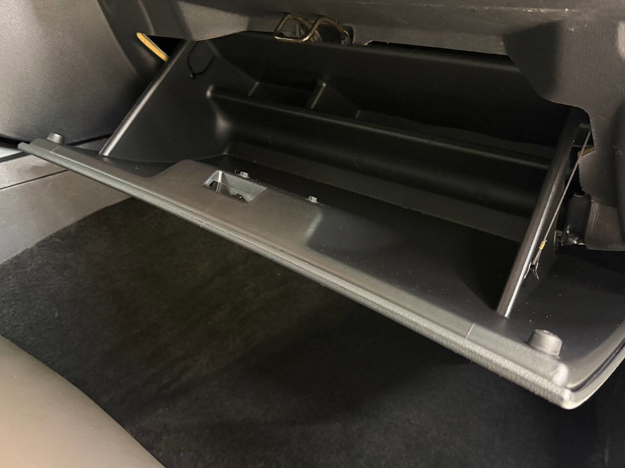 Used 2012 Dodge Challenger SXT RWD image 23