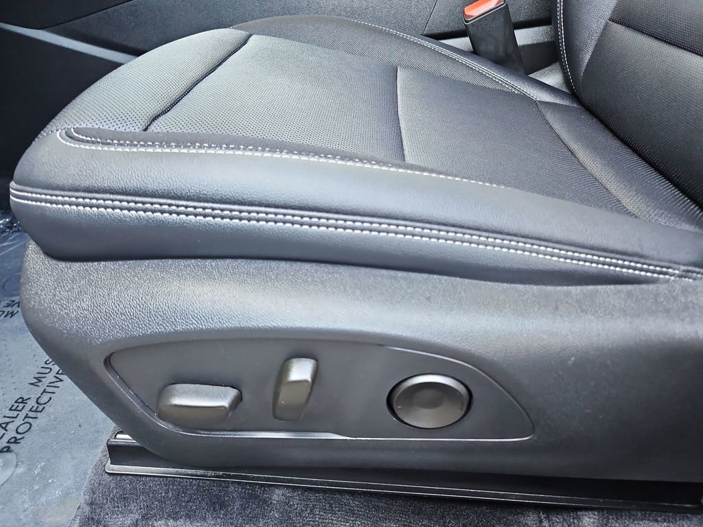 Used 2025 Chevrolet Blazer EV LT FWD image 24