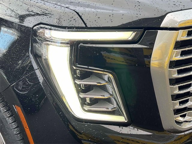 Used 2025 GMC Yukon XL Denali image 9