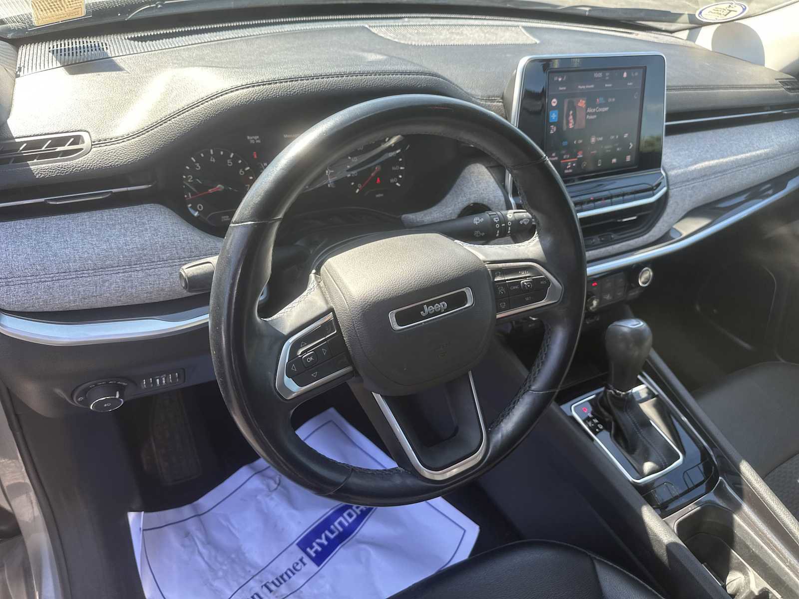 Used 2022 Jeep Compass Latitude w/ Sun and Sound Group image 12