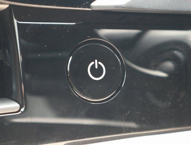 Used 2025 Porsche Taycan image 16