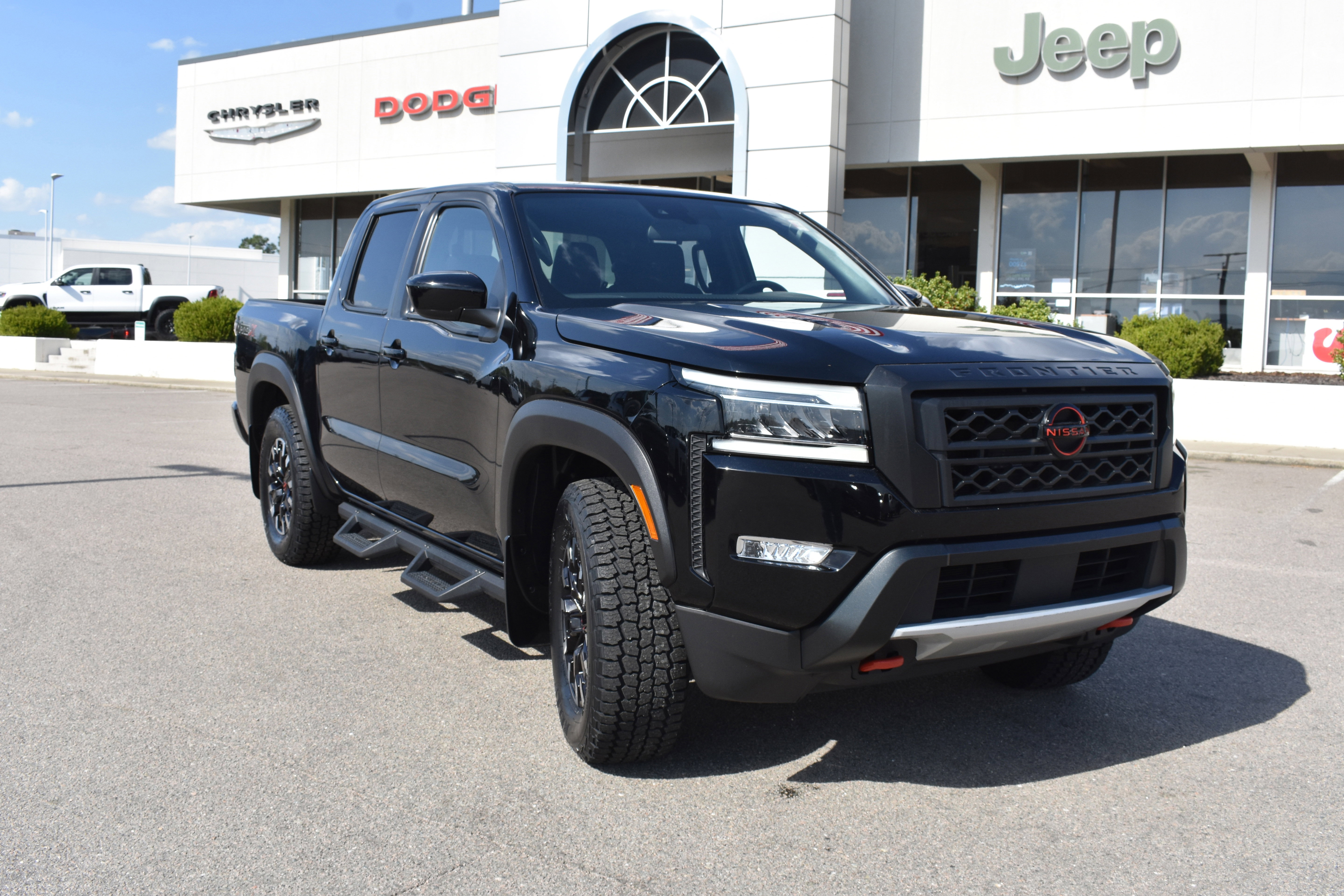 Used 2023 Nissan Frontier Pro-X w/ Technology Package image 3