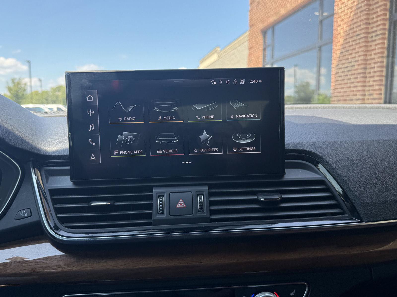 Used 2022 Audi Q5 e Premium Plus AWD/4WD image 4
