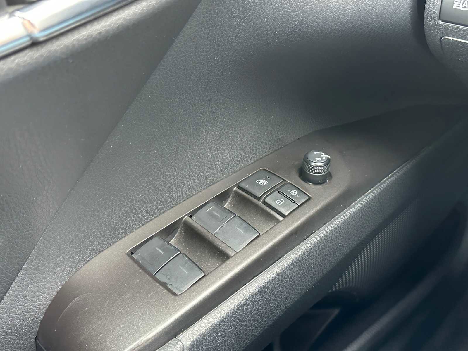 Used 2024 Toyota Camry SE image 33