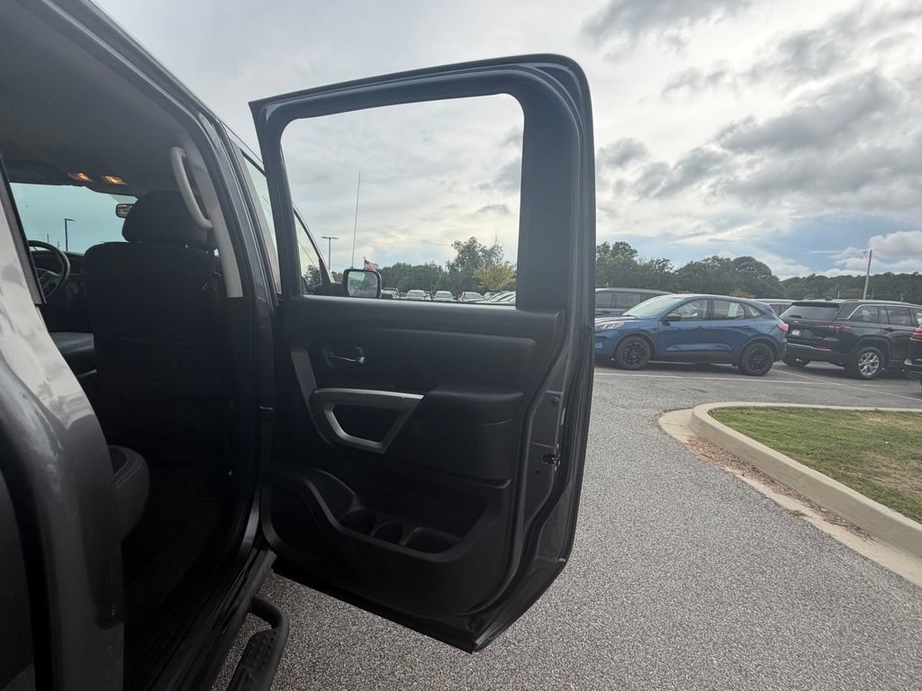 Used 2021 Nissan Titan SV w/ SV Convenience Package RWD image 58