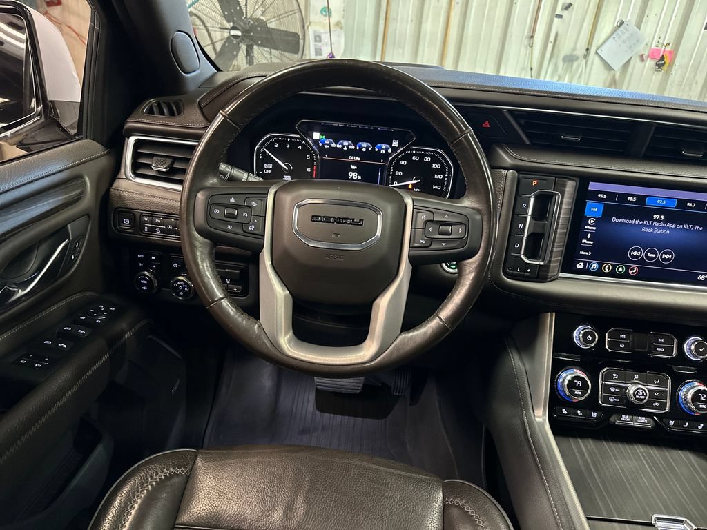 Used 2021 GMC Yukon Denali w/ Denali Ultimate Package AWD/4WD image 17