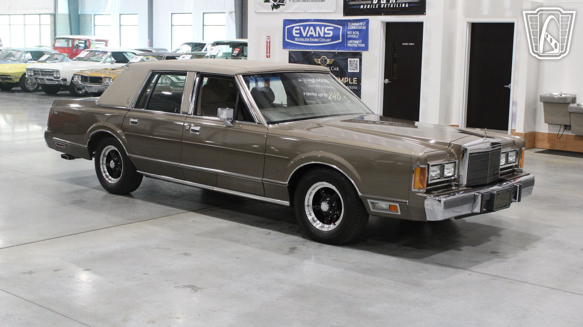 Used 1989 Lincoln Town Car RWD image 18