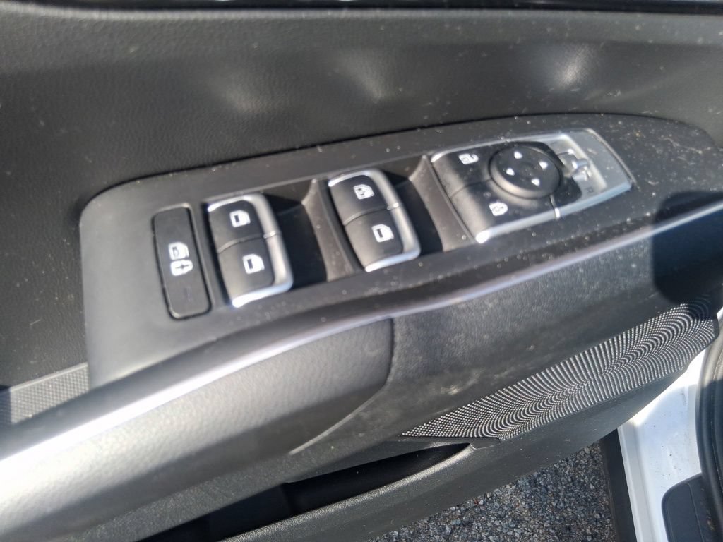 Certified 2023 Kia Sorento LX FWD image 9