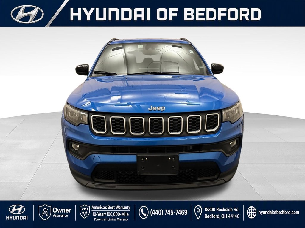 Used 2024 Jeep Compass Latitude AWD/4WD image 2