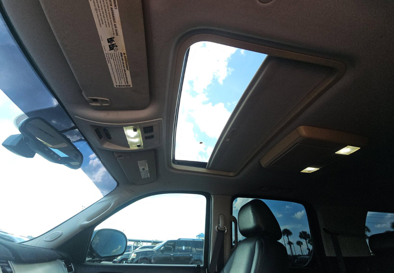 Used 2007 Cadillac Escalade ESV AWD w/ Information Package image 14