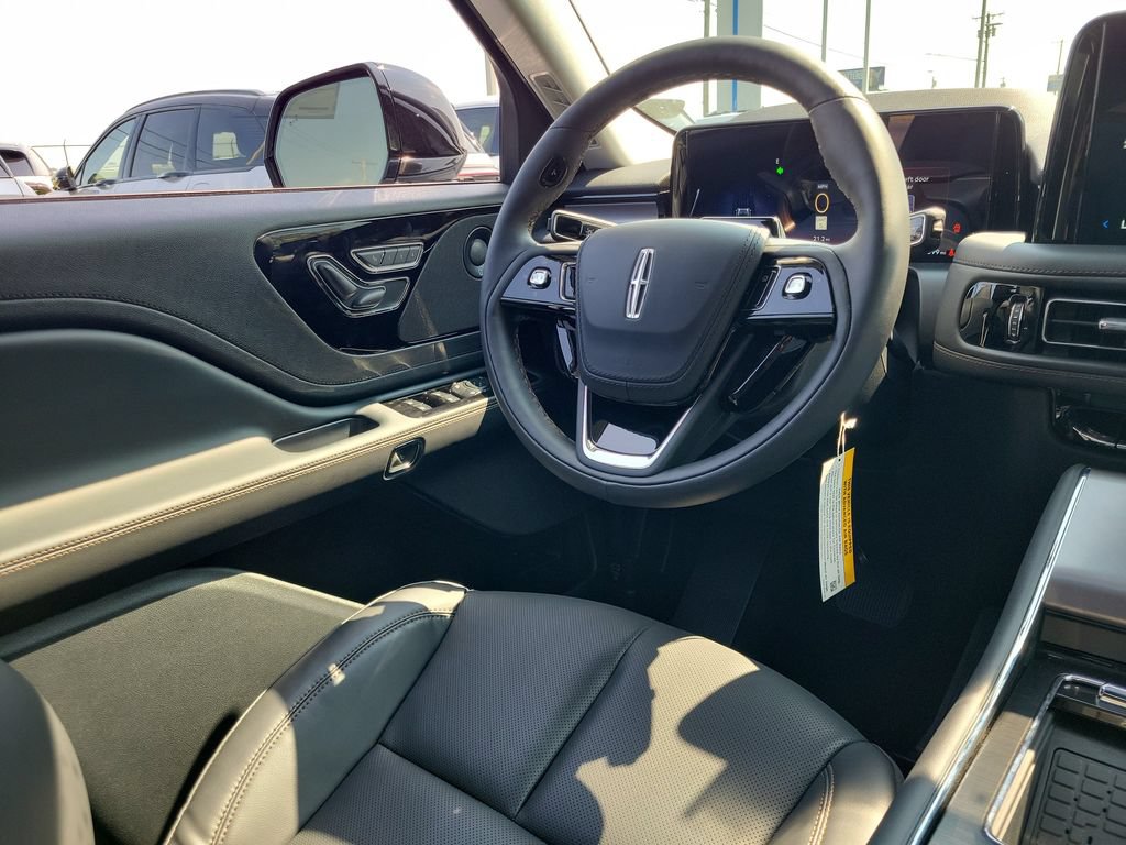 New 2026 Lincoln Aviator AWD image 13