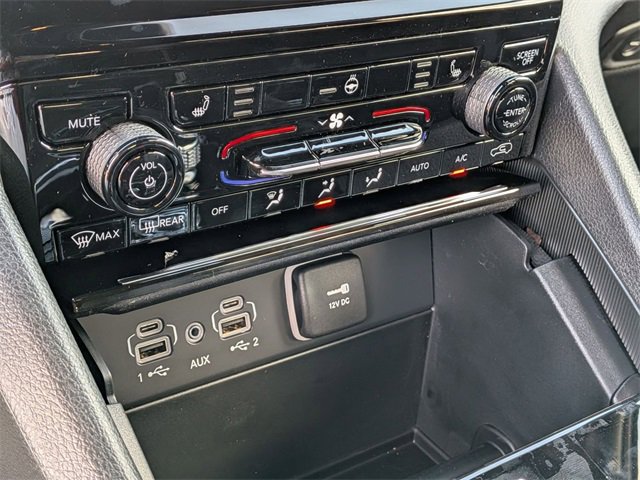 New 2025 Jeep Grand Cherokee Limited w/ Black Appearance Package image 21