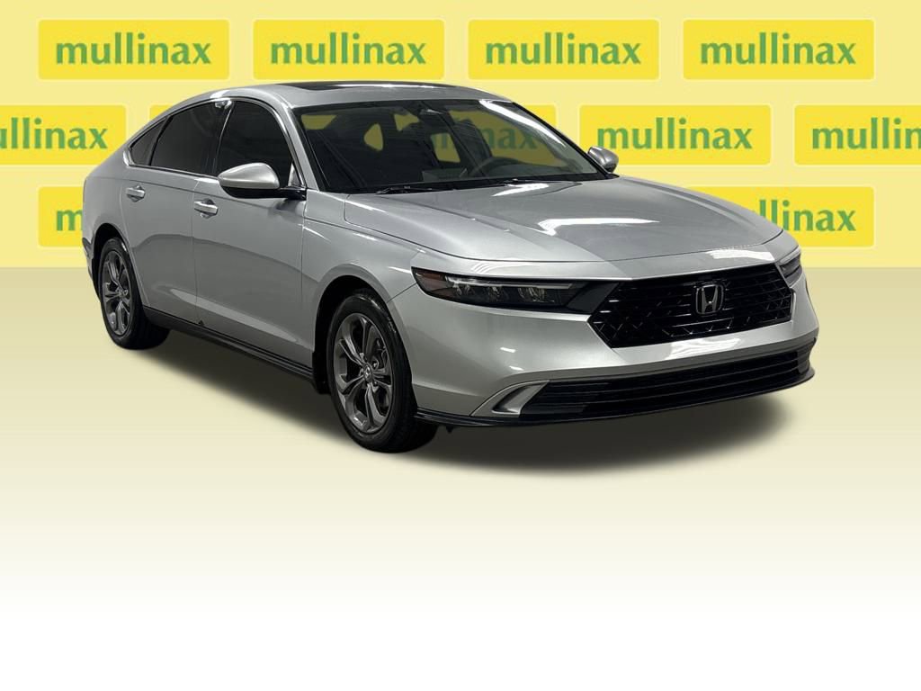 Used 2023 Honda Accord EX image 2