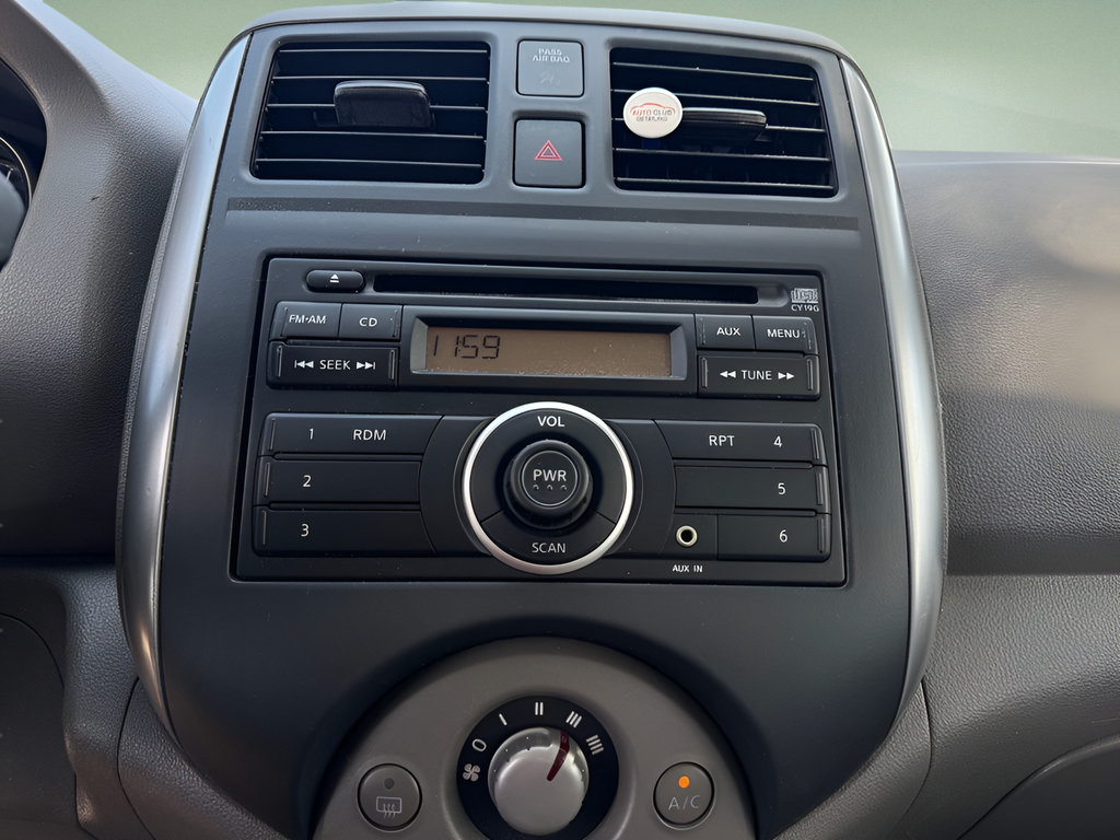 Used 2012 Nissan Versa SV FWD image 19