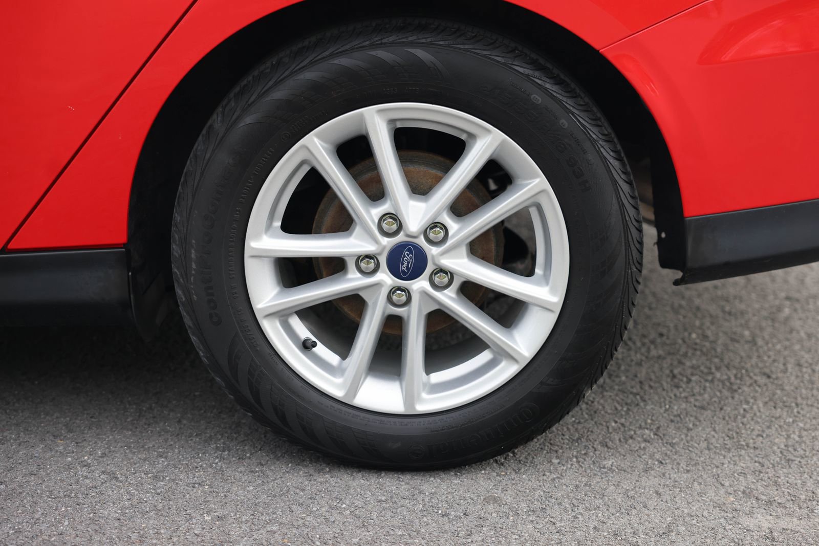Certified 2017 Ford Focus SE FWD image 25